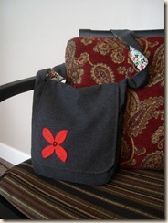 good red flower messenger bag close up