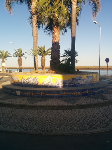 Tiled Roundabout Seating