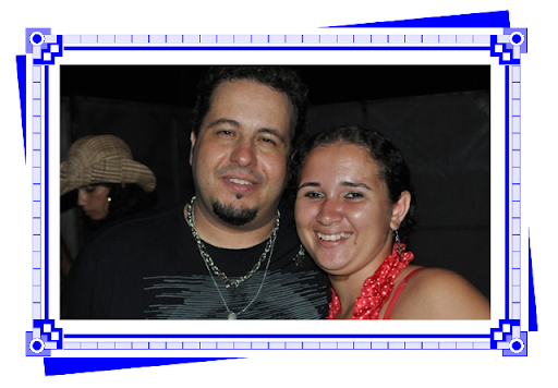 Esta colunista e o gatinho Léo di Castro, tecladista e vocalista da Banda Nechivile