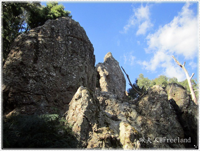 [hangingrock7[3].jpg]