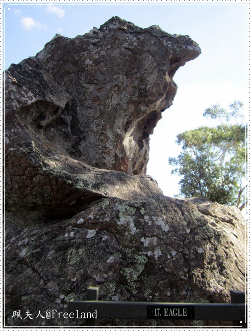 [hangingrock13[3].jpg]