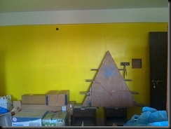 Livingroom wall_bumblebee