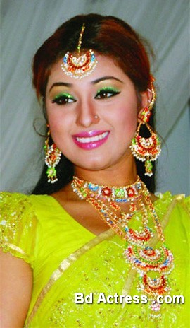 Bangladeshi Actress Apu Biswas-13