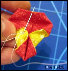 artemelza - fuxico com 2 triangulos
