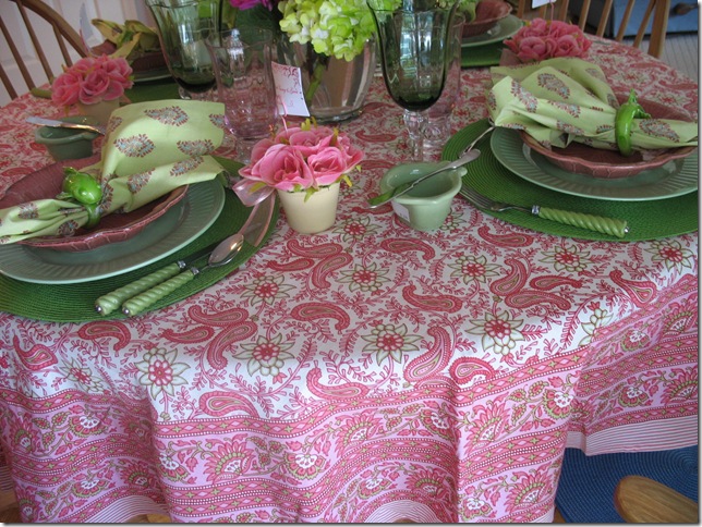 Cuisine Kathleen Paisley And Hydrangea Lime Green Napkin With A Pink Paisley Design Swirl Flatware