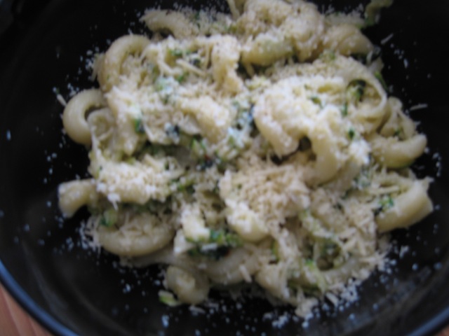 [pasta with simple zucchini sauce[3].jpg]