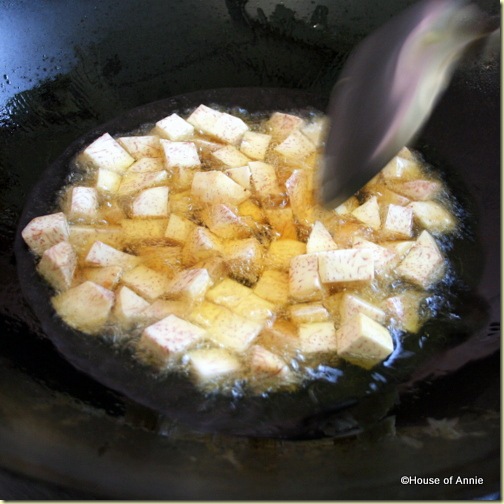 Frying cubes of taro