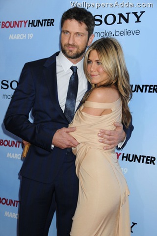 [Gerard+Butler+Jennifer+Aniston+premiere+Bounty+SASEqaxcd9yl[1][2].jpg]
