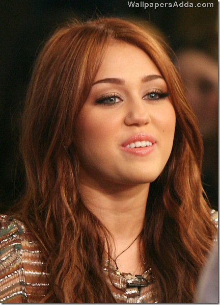 radiant Miley Cyrus promotes new film Last 4OB3YTyzZL6l