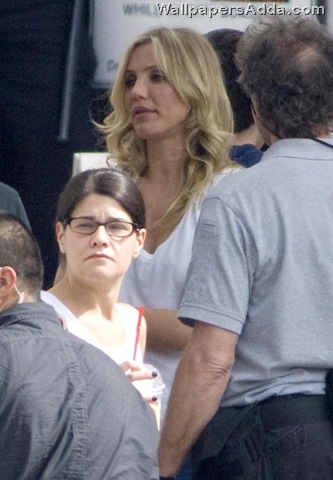[Cameron+Diaz+Set+Bad+Teacher+V6WLSU0yyvcl[2].jpg]