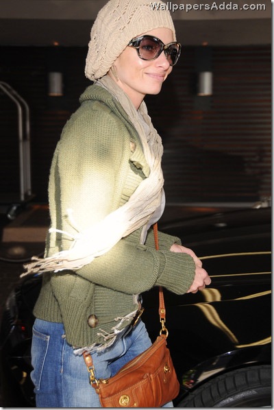 My Name Earl star Jaime Pressly tips valet AHb8QJhG5qBl