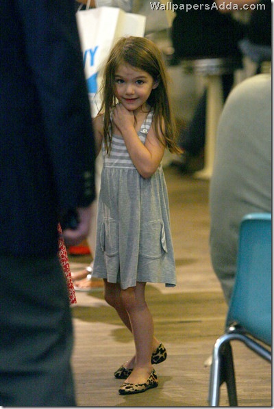 Suri Cruise daughter Tom Cruise Katie Holmes YdR-f84XBn6l