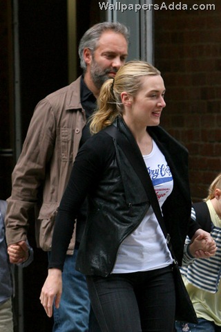 [Putting+united+front+Kate+Winslet+Sam+Mendes+nDjrRNASdh4l[2].jpg]