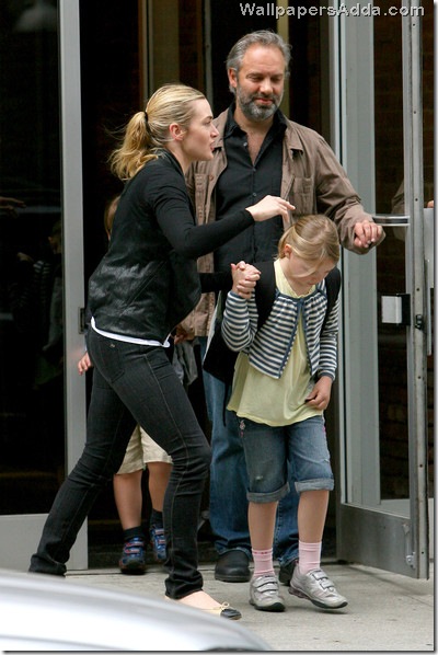 Putting united front Kate Winslet Sam Mendes ZTVtCWU41_Rl