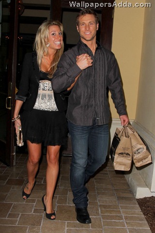 [Bachelor+Jake+Pavelka+fiancee+Vienna+Giradi+j3s-U5x-ssdl[2].jpg]