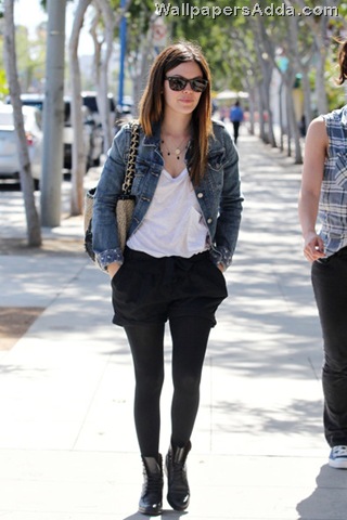 [Actress+Rachel+Bilson+sports+denim+jacket+YI9RBznNMkHl[2].jpg]