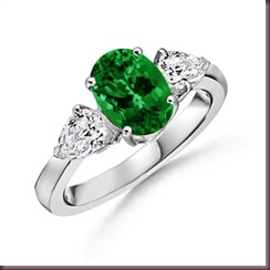 Oval-Colombian-Emerald-with-Pear-Shaped-Diamond-Side-Stones-in-Platinum-(9X7-mm)_SRW0382EH_Reg