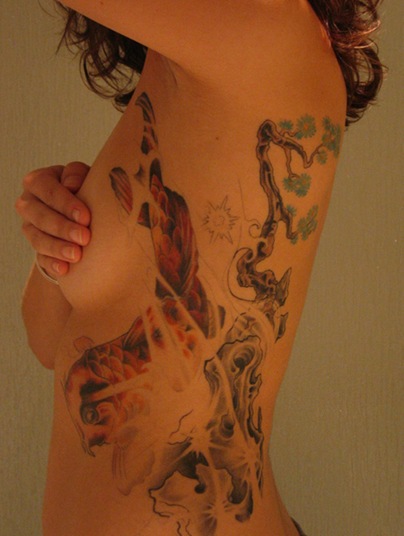 japanese-koi-ribcage-tattoo