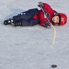 Joel falls during hockey (his third time on ice)