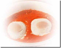Uova in camicia con salsa di pomodoro