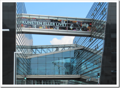 Black Diamond: bridges connect to the older part of the library