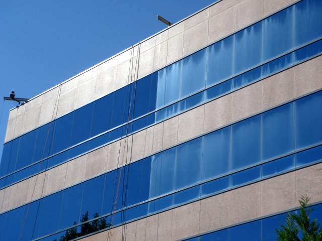 Atlanta Glass Company / Emergency Window Repair Commercial Glass Atlanta Glass Repair / We provide quality, dependable, and affordable commercial glass and glazing services backed by years of business experience.