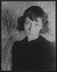 [200px-Luise_Rainer_facing_front[4].jpg]