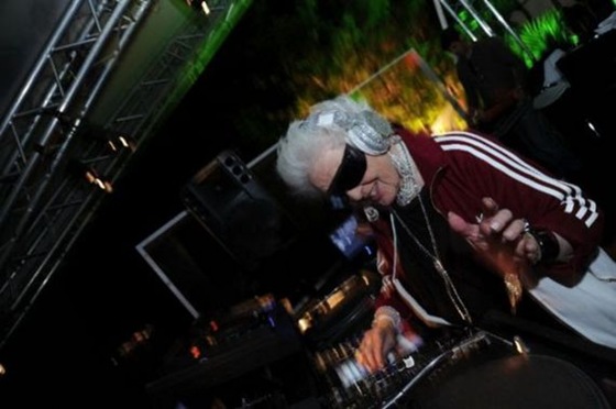 Ruth Flowers - The Oldest Dj in the World 04