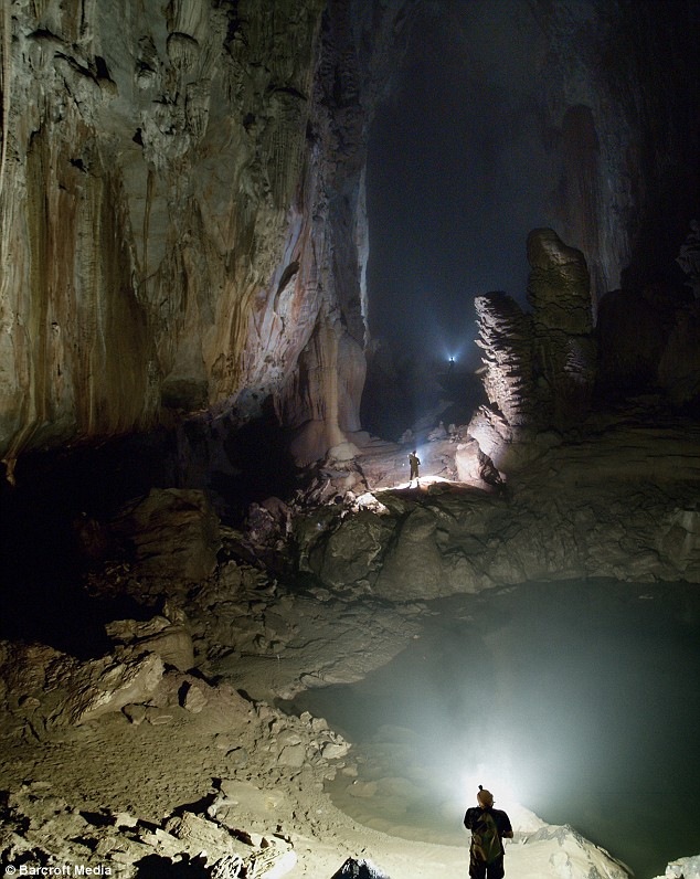 [largest-vietnam-cave 05[5].jpg]