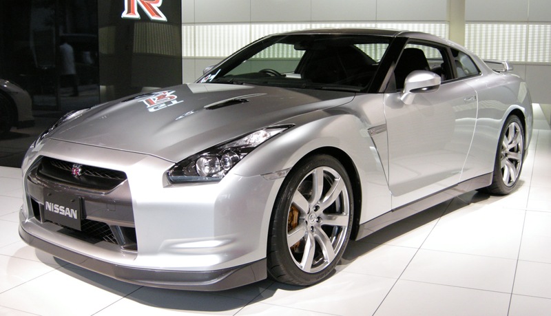 [Nissan GT-R 2010[2].jpg]
