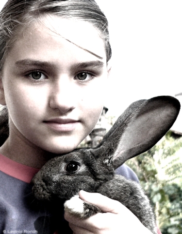memories_about_a_girl_and_a_rabbit_by_lavinia_rorich
