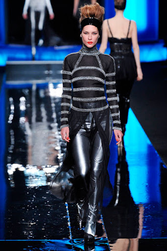 COUTE QUE COUTE: KARL LAGERFELD AUTUMN/WINTER 2010/11 WOMEN’S COLLECTION
