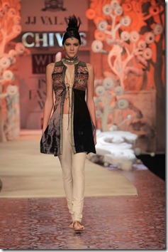 WIFW SS 2011 Collection By JJ Valaya19