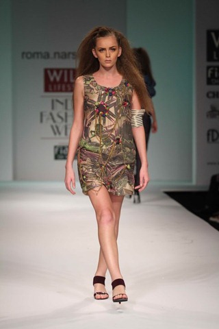 [WIFW SS 2011 colection by Roma Narsinghani (3)[5].jpg]
