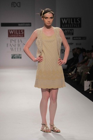 [WIFW SS 2011  collection by Manish Gupta (5)[3].jpg]