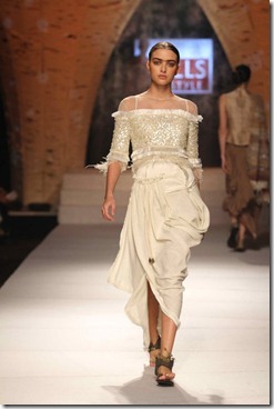 WIFW SS 2011collection by Tarun Tahiliani  