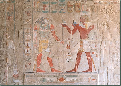 800px-Luxor,_hieroglyphic_decorations_inside_the_Temple_of_Hatshepsut,_Egypt,_Oct_2004_A