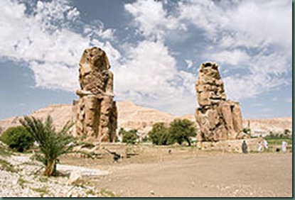 240px-Luxor,_West_Bank,_Colossi_of_Memnon,_morning,_Egypt,_Oct_2004