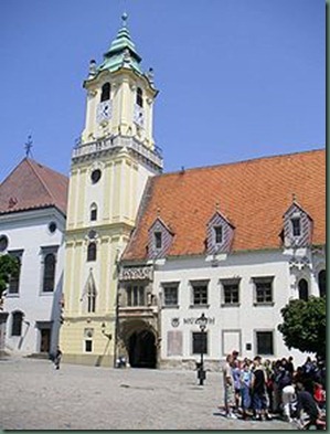 220px-Bratislava-old_town_hall