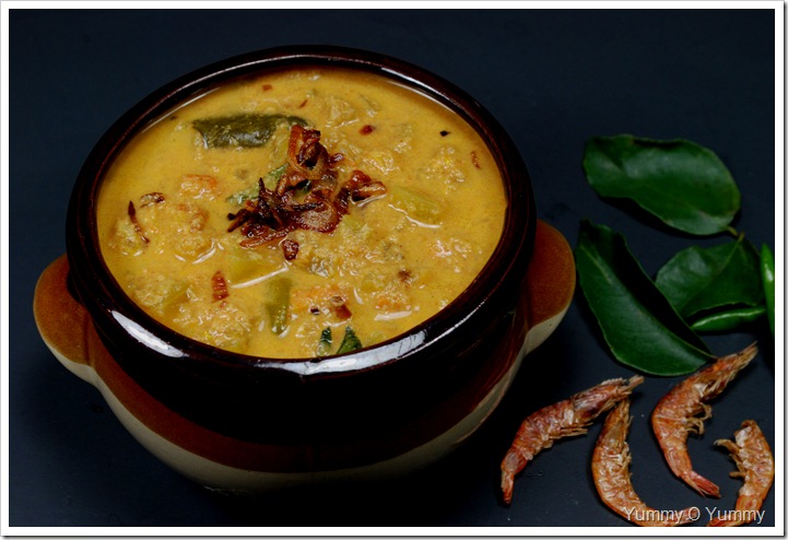 Churakka - Unakka Chemmeen Curry / Bottle Gourd - Dried Prawn Curry