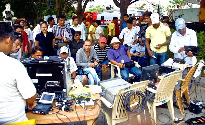 CLICK THE ABOVE ARROW TO  ZOOM THE IMAGE