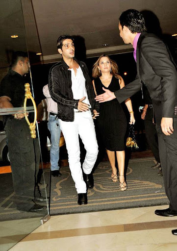 CLICK THE ABOVE ARROW TO  ZOOM THE IMAGE