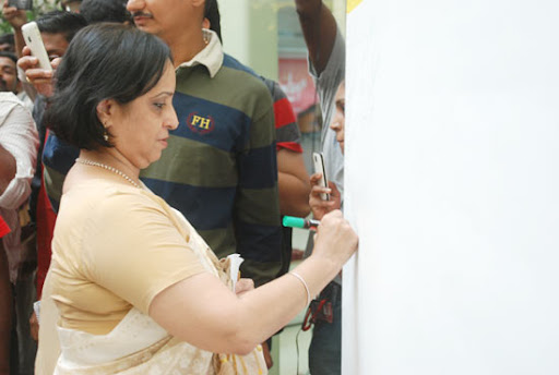 CLICK THE ABOVE ARROW TO  ZOOM THE IMAGE