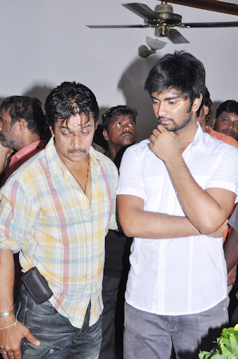 CLICK THE ABOVE ARROW TO  ZOOM THE IMAGE