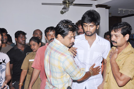 CLICK THE ABOVE ARROW TO  ZOOM THE IMAGE