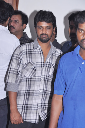 CLICK THE ABOVE ARROW TO  ZOOM THE IMAGE