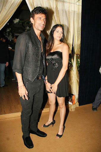 CLICK THE ABOVE ARROW TO  ZOOM THE IMAGE