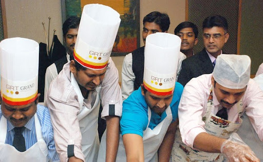 CLICK THE ABOVE ARROW TO  ZOOM THE IMAGE