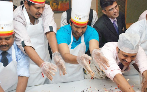 CLICK THE ABOVE ARROW TO  ZOOM THE IMAGE