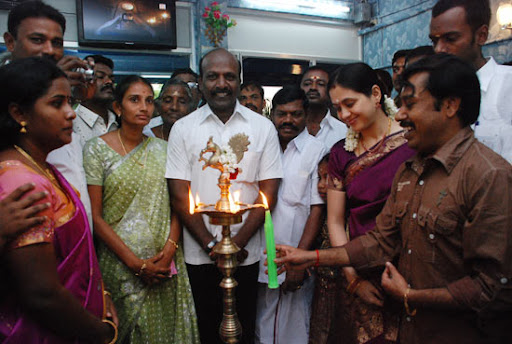 CLICK THE ABOVE ARROW TO  ZOOM THE IMAGE